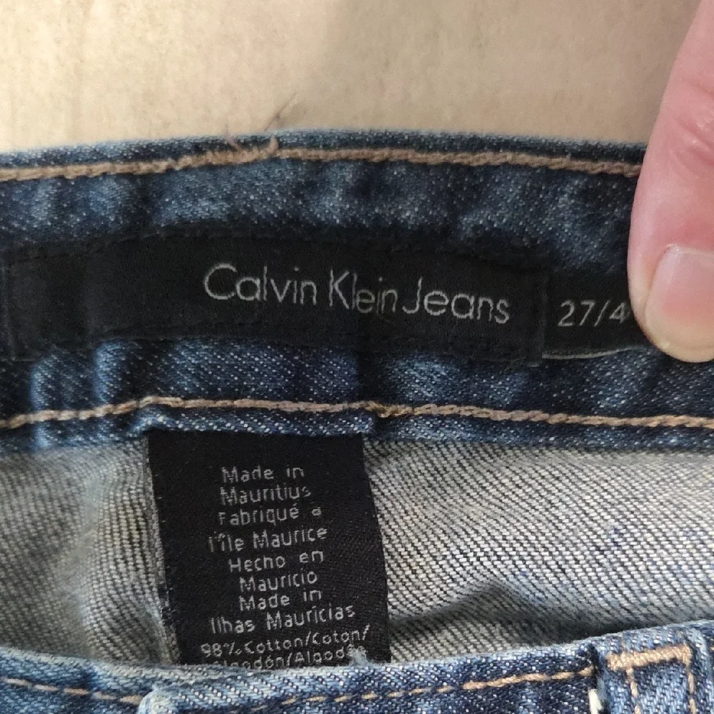 Vintage Y2K Calvin Klein Women's Dark Blue Straight Jeans Size 27/4 One Owner - Picture 2 of 3